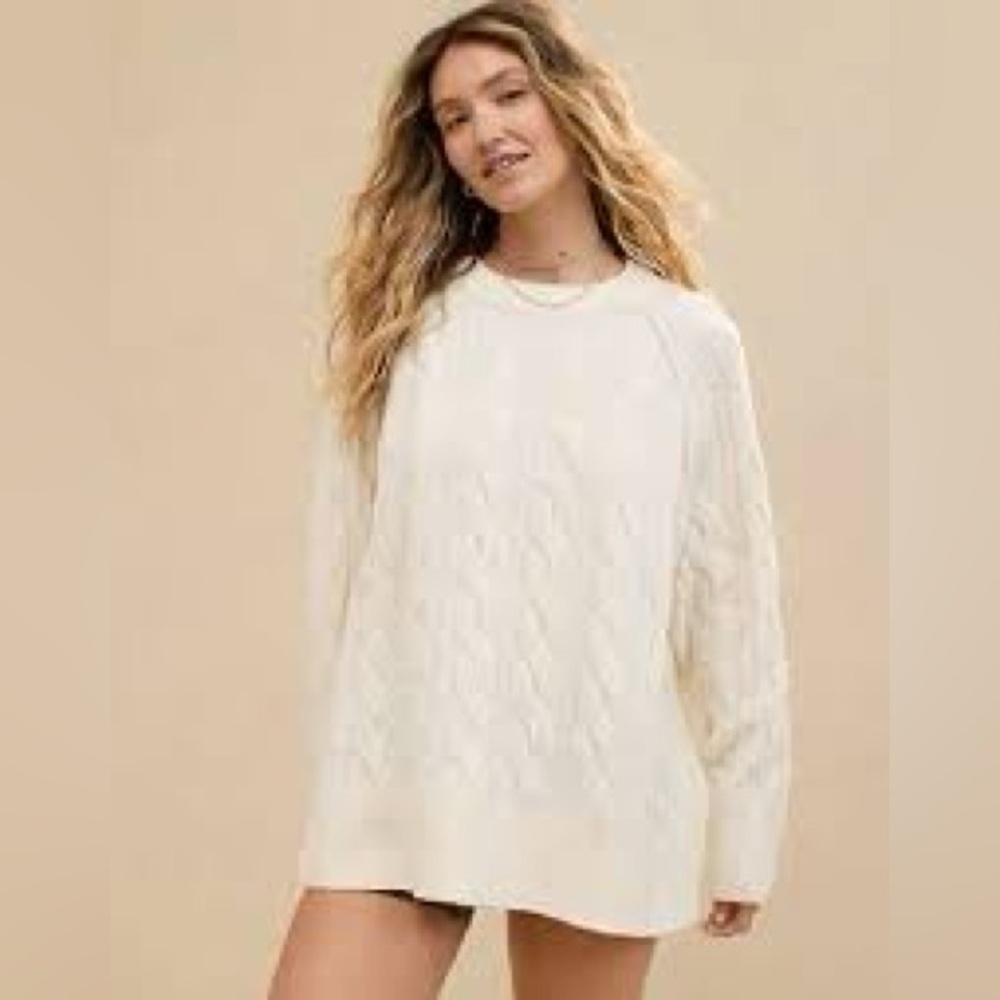 Aerie unREAL Cable Crewneck Sweater in Cream color.  Size XXL
NWT
